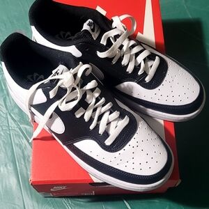 Nike Black and White Womens Sneakers
